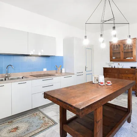 Apartment 2 Bedroom Beautiful In San Martino Buon