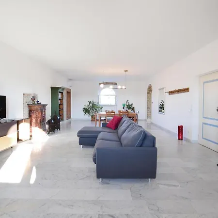 2 Bedroom Beautiful In San Martino Buon *