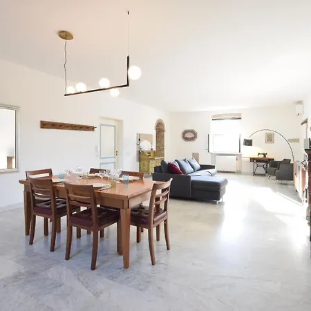2 Bedroom Beautiful In San Martino Buon * San Martino Buon Albergo