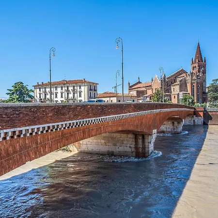 2 Bedroom Beautiful In San Martino Buon Apartment